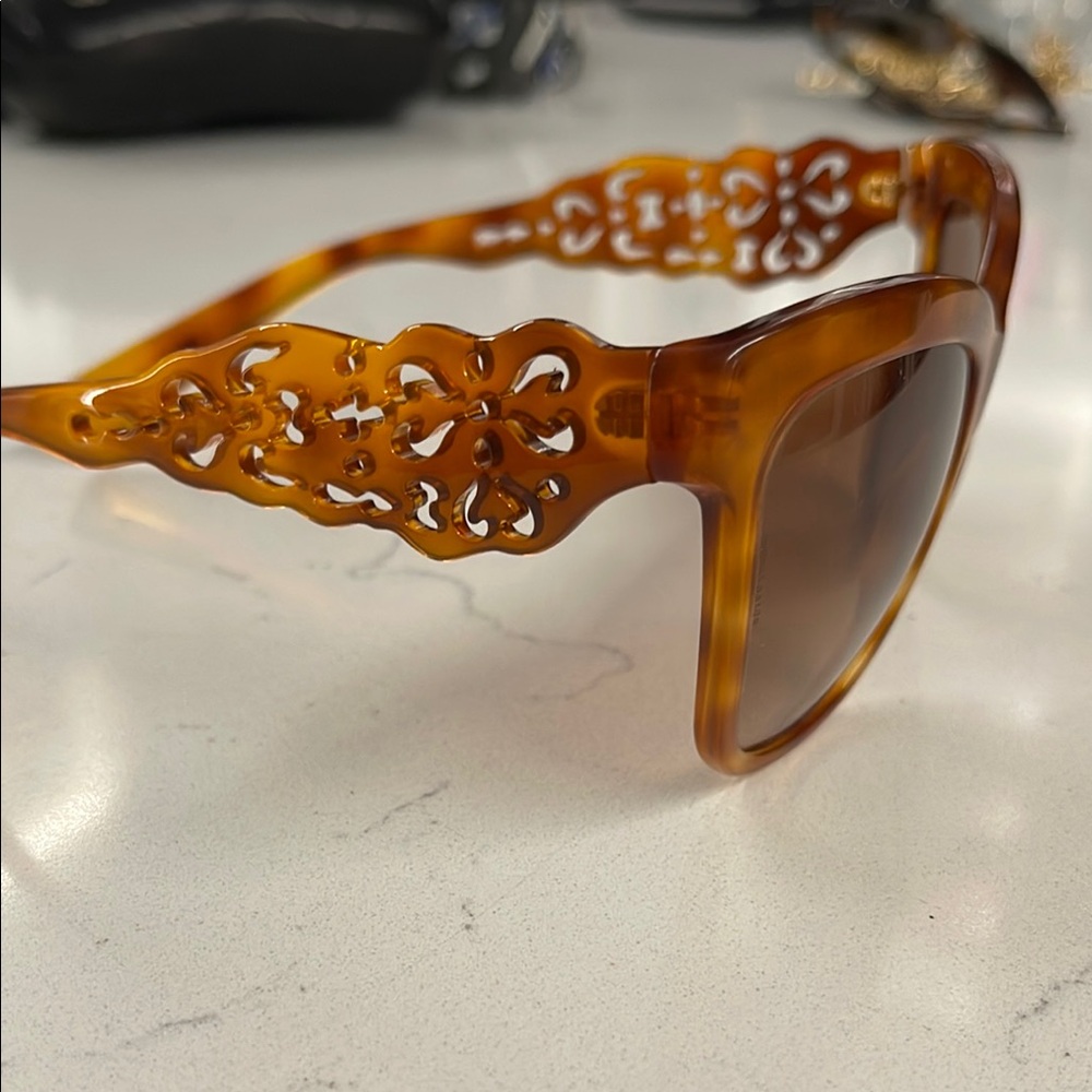 Dolce & Gabbana Elegant Sunglasses